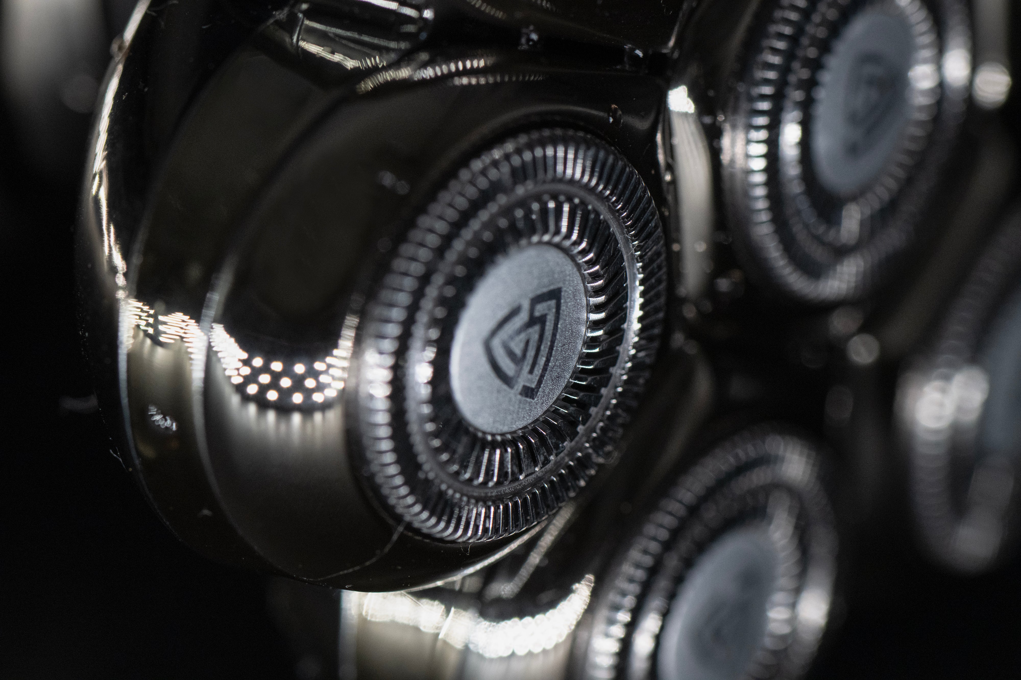 FINALLY!! NO MORE CUTS WHEN SHAVING YOUR HEAD!